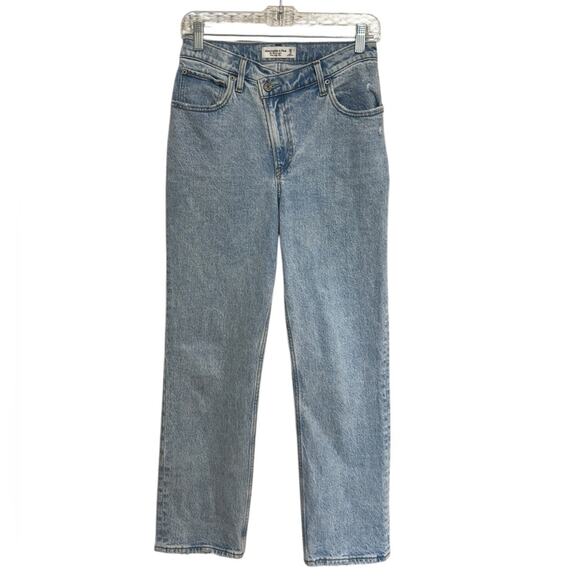Abercrombie & Fitch 90s Straight Ultra High Rise Slant Jeans - Size 26/2 S - Picture 1 of 4